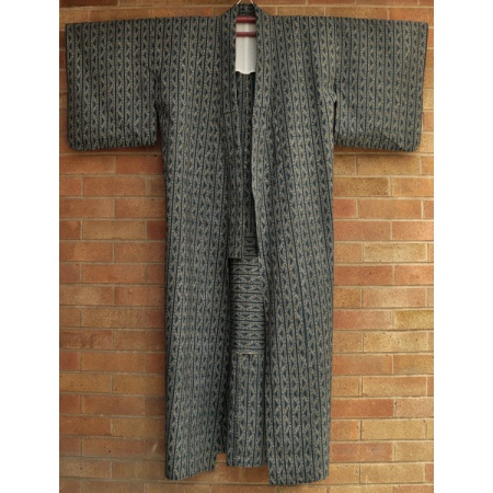 Vintage Women's Yukata with Kusakizome Zig-Zag Pattern